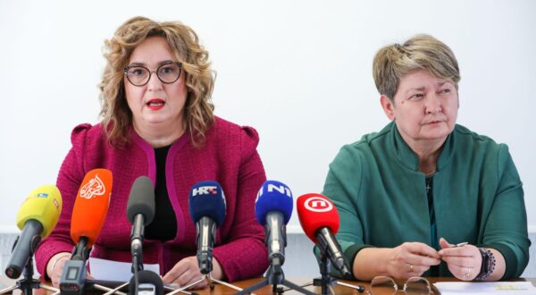 1.2.2024.,Zagreb - Nezavisni sindikat zaposlenih u srednjim skolama Hrvatske i Sindikat hrvatskih ucitelja odrzali su konferenciju za novinare o tome koliko je vazna Uredba o koeficijentima za zaposlenike obrazovanja, zasto se nisu odazvali pozivu Preporoda i Nezavisnog sindikata znanosti i visokog obrazovanja te o Prijedlogu uredbe o koeficijentima za javne sluzbe. Govorili su predsjednica Nezavisnog sindikata zaposlenih u srednjim skolama Hrvatske Nada Lovrić i glavni tajnik Jere Bilan te predsjednica Sindikata hrvatskih ucitelja Sanja Sprem i glavna tajnica Ana Tuskan.  Photo: Jurica Galoic/PIXSELL