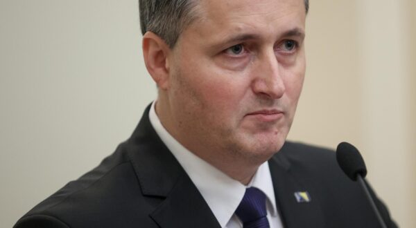 01.02.2024., Sarajevo, Bosna i Hercegovina - Konferencija za medije clana Predsjednistva BiH Denisa Becirovica nakon sastanka sa NATO delegacijom. Photo: Armin Durgut/PIXSELL
