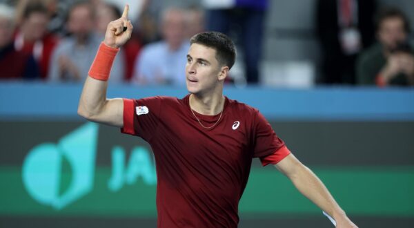 03.02.2024., Varazdin - Davis Cup susret Hrvatske i Belgije, mec Duje Ajdukovic - Joris De Loore. Photo: Sanjin Strukic/PIXSELL