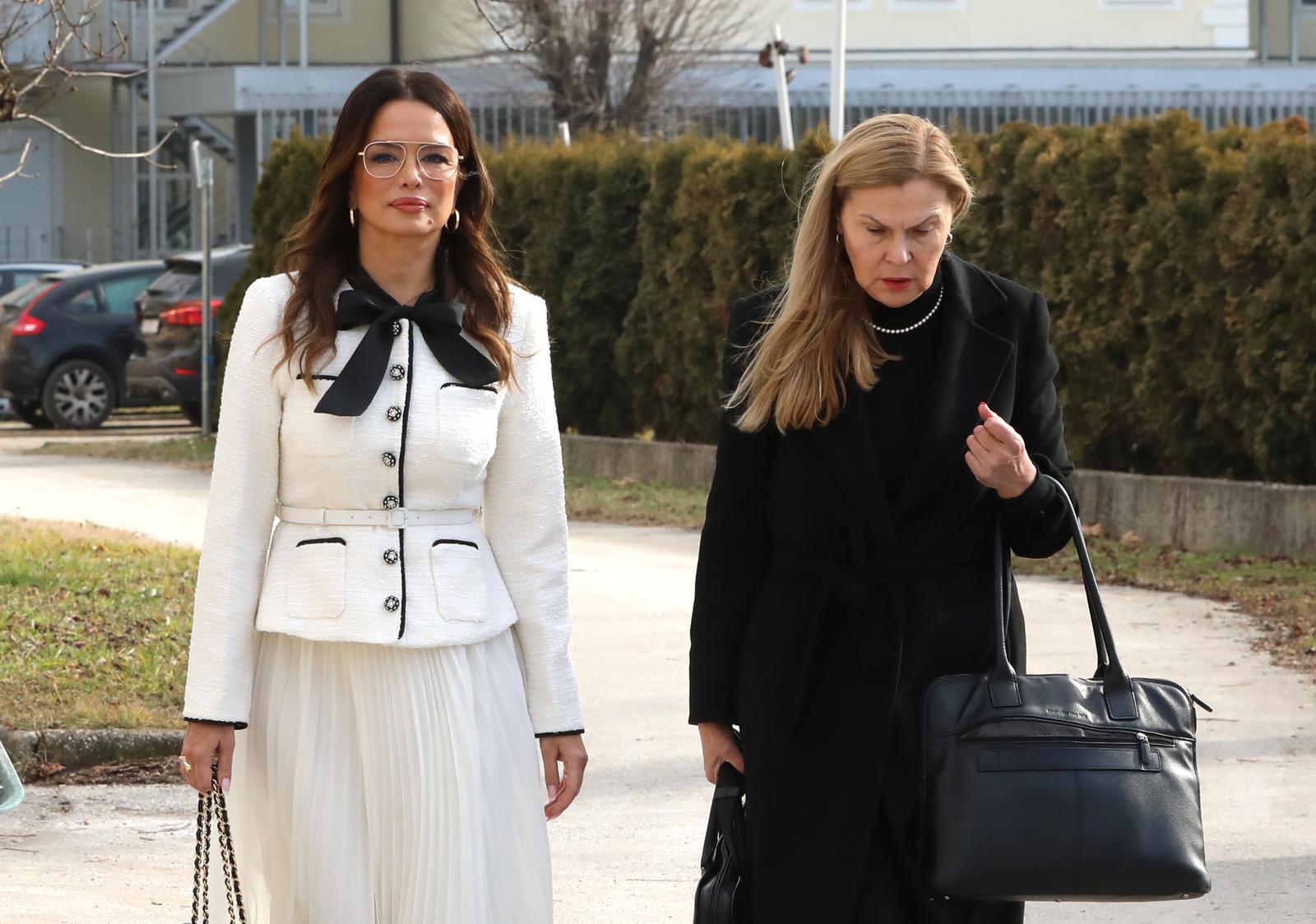 05.02.2024. Zagreb - Pjevacica Severina u pratnji odvjetnice doalzi na Opcinski sud  Photo: Robert Anic/PIXSELL