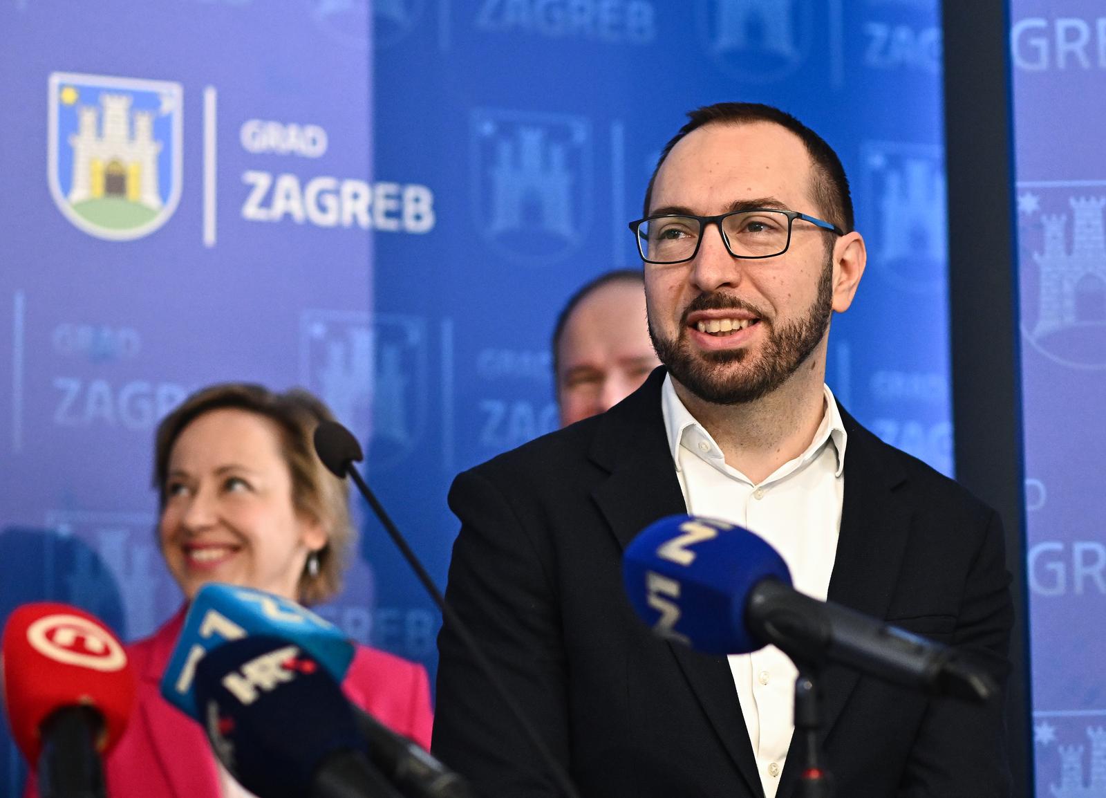 6.2.2024., Zagreb - Gradonacelnik Grada Zagreba Tomislav Tomasevic i njegovi zamjenici Danijela Dolenes te Luka Korlaet odrzali su redovnu konferenciju za medije na kojoj je predstavljena nova web aplikacija za pregled trosenja gradskog proracuna pod nazivom iTransparentnost. Photo: Neva Zganec/PIXSELL