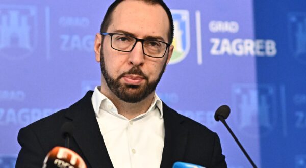 6.2.2024., Zagreb - Gradonacelnik Grada Zagreba Tomislav Tomasevic i njegovi zamjenici Danijela Dolenes te Luka Korlaet odrzali su redovnu konferenciju za medije na kojoj je predstavljena nova web aplikacija za pregled trosenja gradskog proracuna pod nazivom iTransparentnost. Photo: Neva Zganec/PIXSELL