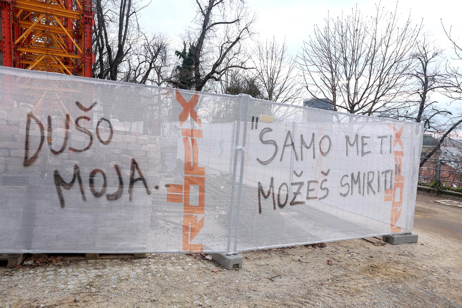 07.02.2024., Zagreb - Zagrebackim grafiterima i dalje su inspracija poruke Josipe Rimac koje su pustene u javnost. Na Gornjem gradu je danas osvanulo "Srce moje, duso moja, samo me ti mozes smiriti’ sto je navodno bilo upuceno Predragu Stromaru.
 Photo: Patrik Macek/PIXSELL