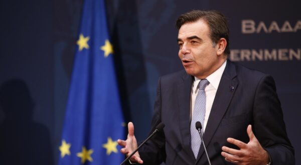 07, October, 2022, Belgrade - The Prime Minister of the Republic of Serbia, Ana Brnabic, met with the Vice President of the European Commission, Margaritis Schinas. Margaritis Schinas.   07, oktobar, 2022, Beograd - Predsednica Vlade Republike Srbije Ana Brnabic sastala se sa potpredsednikom Evropske komisije Margaritis Skinas.  Photo: Amir Hamzagic/ATAImages/PIXSELL