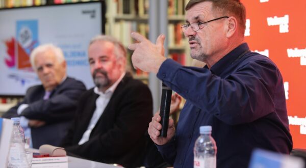 07.11.2022., Zagreb - U knjiznici Bogdana Ogrizovica promovirana je knjiga Drazena Lalica, a promociji su prisustvovali Mirko Galic, Miljenko Jergovic, Marina Ajdukovic,  Drazen Klaric i Goran Gerovac. Marina Ajdukovic. Photo: Tomislav Miletic/PIXSELL