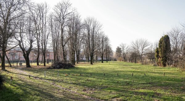 07.12.2023., Zagreb - Zemljista koja je crkva dobila odlukom Vlade i Grada Zagreba zbog zamjene zemljista na kojem se treba graditi novi stadion u Maksimiru. Zemljiste u Botincu. Photo: Luka Stanzl/PIXSELL