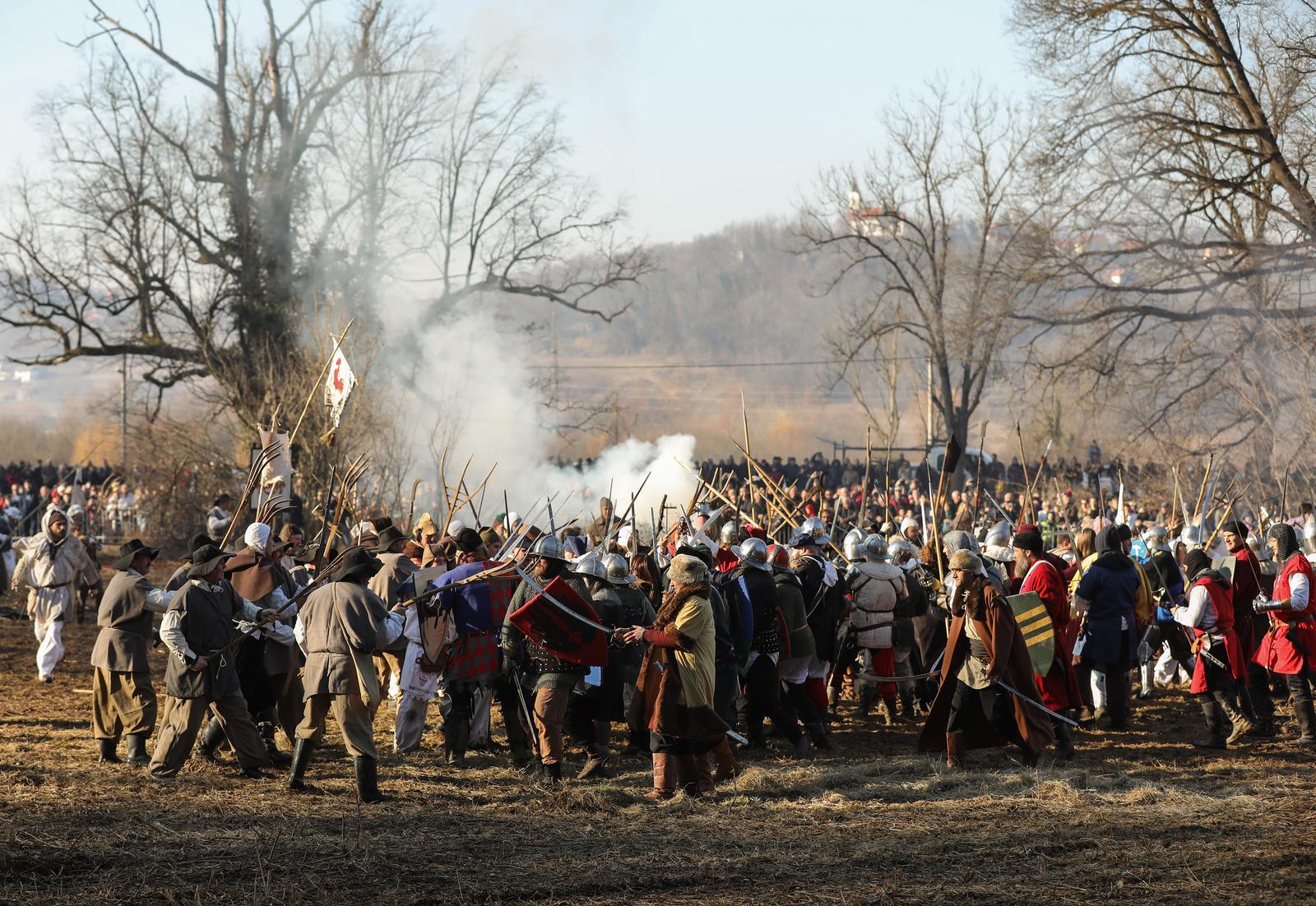 Donja Stubica: Uprizorenje završne bitke na stubičkom polju koja se odigrala 1573. godine 09.02.2019, Donja Stubica, Dvorac Stubicki Golubovec -  Uprizorenje povijesne zavrsne bitke Velike seljacke bune koja se odigrala 1573. godine kad su se pobunili kmetovi pod vodstvom Matije Gupca protiv feudalnog gospodara Franje Tahija i ostalih velikasa.Photo: Jurica Galoic/PIXSELL