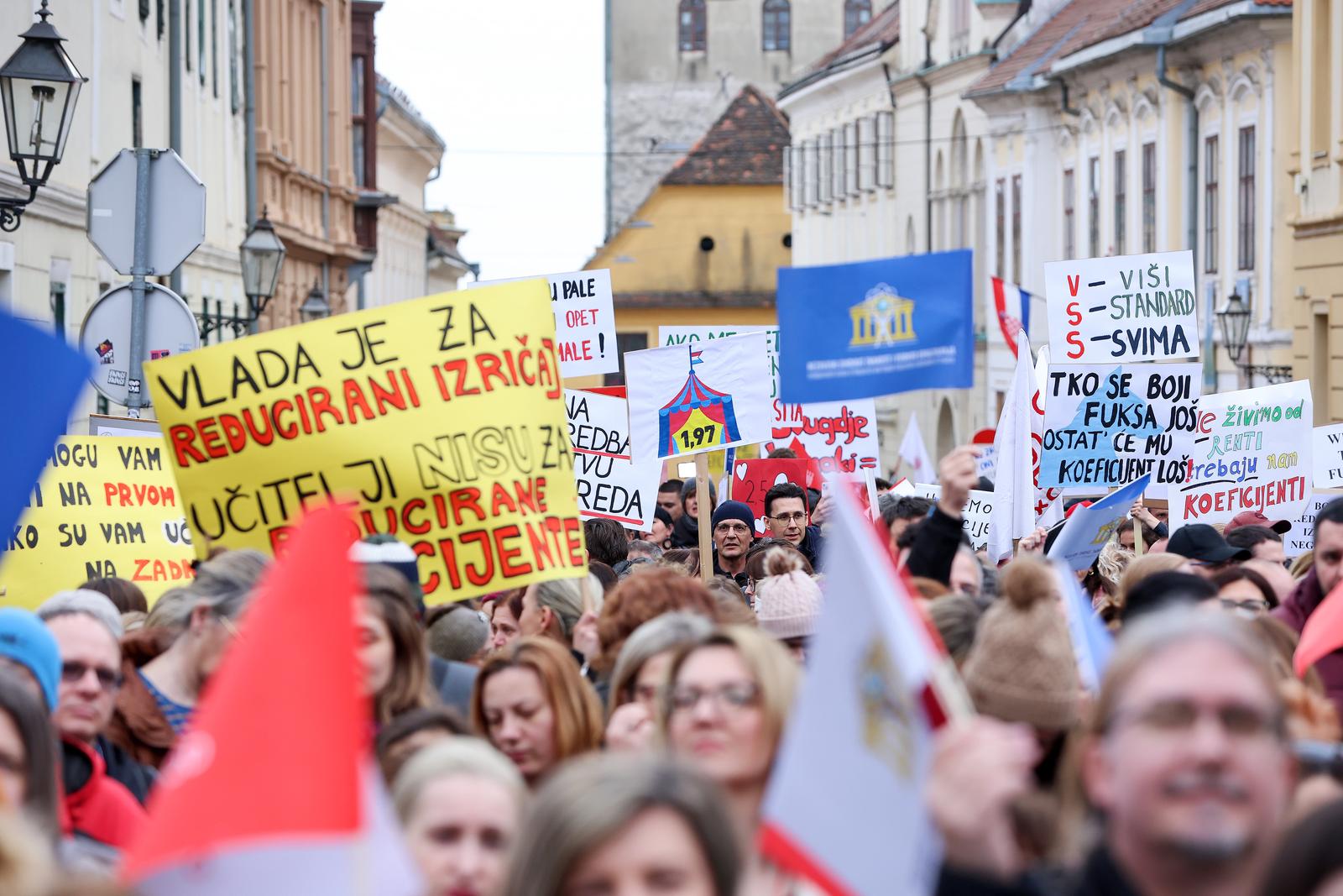 09.02.2024.,Zagreb - Prosvjed pod sloganom "Reforma svih reformi - nedovoljan jedan" pocinje u 12 sati na Markovom trgu u Zagrebu. Organizirali su ga nezadovoljni nastavnici koji su s okupljanjem počeli u 11 sati na Trgu Europe. Od tamo će u povorci krenuti preko Trga bana Jelacica - Radicevom - Zakmardijevim stubama - Strossmayerovim setalistem - Dvercem i Cirilometodskom ulicom do Markova trga. Photo: Sanjin Strukic/PIXSELL