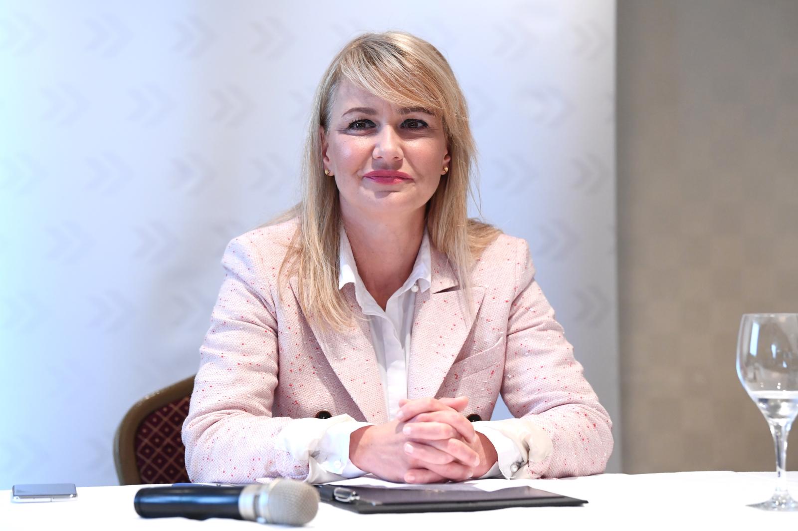 10.06.2020., Zagreb - Potpisan je koalicijski sporazum i predstavljena politicka platforma pod nazivom Desna liga koju cine politicke stranke Neovisni za Hrvatsku, Hrvatska stranka prava i Generacija obnove. Koalicijski sporazum  predsjednici stranaka Bruna Esih Neovisni za Hrvatsku, Karlo Starcevic Hrvatska stranka prava, te Frano Cirko Generacija obnove. rPhoto: Marko Lukunic/PIXSELL