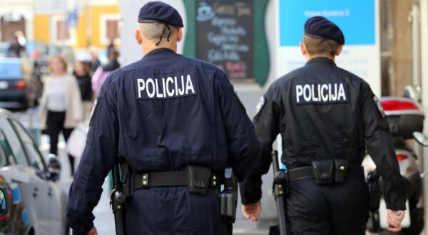 10.10.2017., Rijeka - Privodjenje u Zupanijsko drzavno odvjetnistvo osoba osumnjicenih za korupciju.rPhoto: Goran Kovacic/PIXSELL