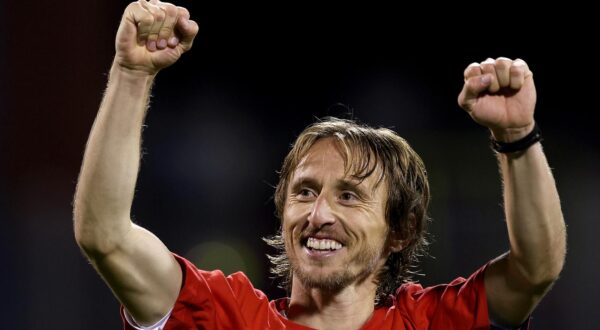 21.11.2023., stadion Maksimir, Zagreb - Kvalifikacije za UEFA Euro 2024, skupina D, Hrvatska - Armenija. Luka Modric, Georgii Arutiunian.  Photo: Goran Stanzl/PIXSELL