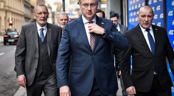 12.02.2024., Zagreb - Davor Bozinovic, Andrej Plenkovic i Tomo Medved dolaze na sastanak sireg Predsjednistva HDZ-a u srediste Gradskog odbora HDZ-a Grada Zagreba u Gundulicevoj ulici. Photo: Josip Regovic/PIXSELL