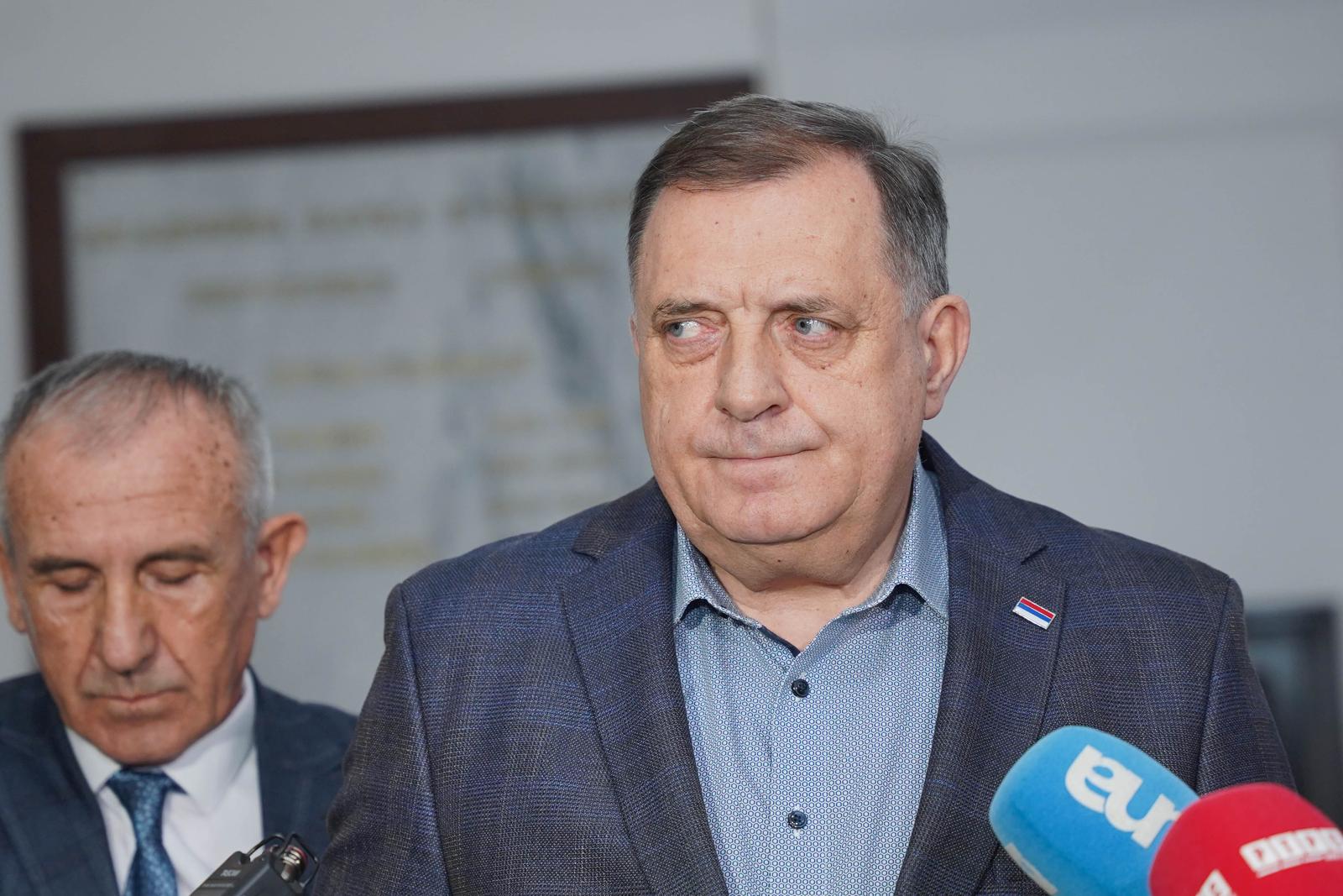 13.02.2024., Akademija nauka i umjetnosti RS, Banjaluka (BiH) - Promociji 50.broja casopisa "Argumenti" prisustvovali Milorad Dodik, predsjednik RS, i Igor Kalabuhov, ambasador Rusije u BiH. Izdavac ovog casopisa je SNSD, stranka Milorada Dodika, a prisutnima se obratio glavni i odgovorni urednik Milan Ljepojevic. Svecanosti su prisustvovali univerzitetski profesori Dragoljub Mirjanic, Rajko Kuzmanovic, Drago Brankovic, novinar Sinisa Ljepojevic, kao i istaknuti clanovi SNSD-a.  Photo: Dejan Rakita/PIXSELL/PIXSELL