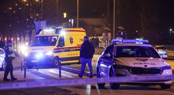 13.02.2024., Zagreb - Na Zagrebackoj aveniji traje policijski ocevid nakon policijske potjere koja je zavrsila kod Sky Offica na Zagrebackoj aveniji. Photo: Luka stanzl/PIXSELL
