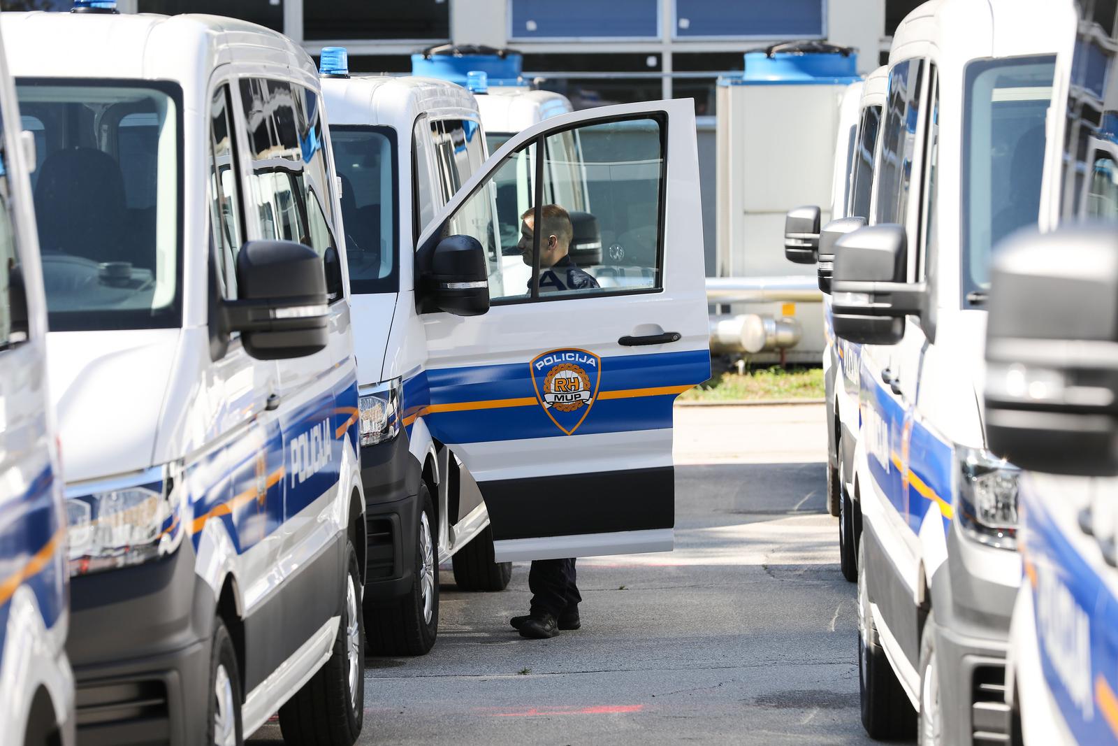14.7.2023., Zagreb - Na Policijskoj akademiji „Prvi hrvatski redarstvenik“, potpredsjednik Vlade i ministar unutarnjih poslova dr. sc. Davor Bozinovic nazocio je primopredaji kombi vozila s policijskim obiljezjima za potrebe temeljne i interventnih jedinica policije.   Photo: Jurica Galoic/PIXSELL
