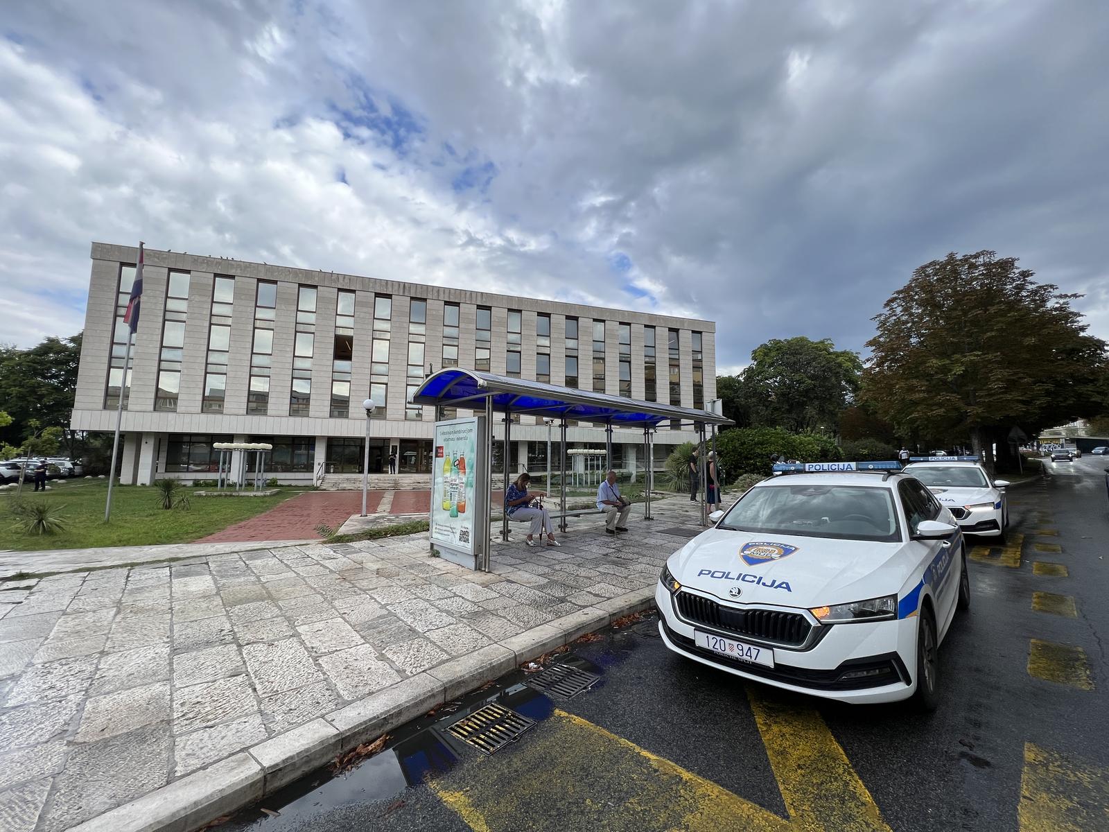 14.09.2023.,Split - Dojava o bombi na spliskom Zupanijskom sudu. Photo: Ivo Cagalj/PIXSELL