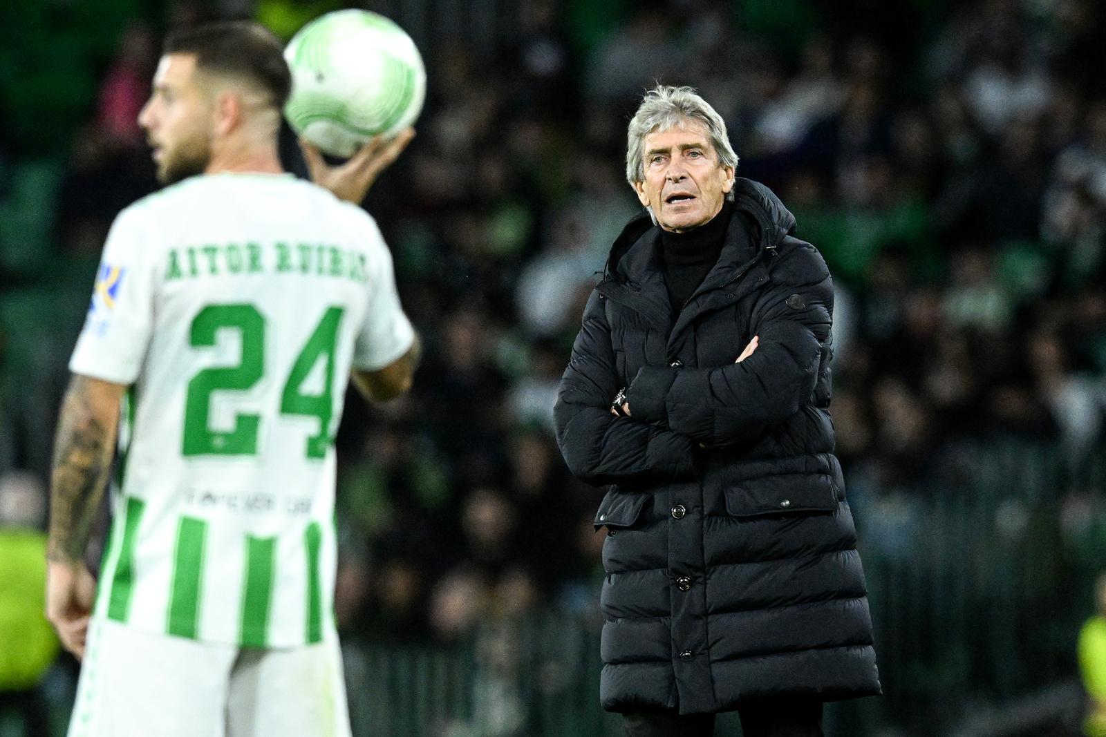 15.02.2024., Sevilla, Spanjolska - UEFA Konferencijska liga, prva utakmica playoffa knock-out faze, Real Betis - GNK Dinamo. Trener Real Betisa Manuel Pellegrini Photo: Marko Lukunic/PIXSELL