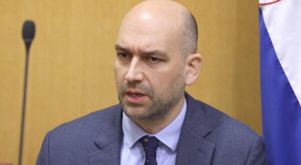 16.02.2024., Zagreb - Sabor 21. sjednicu nastavlja raspravom o izmjenama Zakona o sanaciji kreditnih institucija i investicijskih drustava.
 Photo: Patrik Macek/PIXSELL