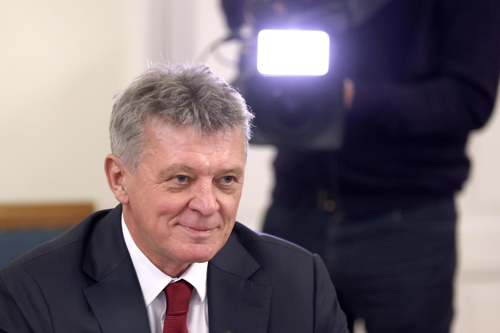 17.01.2024., Zagreb - U Saboru je pocela 73. sjednica Odbora za pravosudje na kojoj ce kandidati za GDO predstaviti programe i odgovarati na pitanja clanova Odbora i zainteresiranih zastupnika. Ivan Turudic predstavlja svoj program.
 Photo: Patrik Macek/PIXSELL