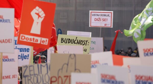17.02.2024., Zagreb - Pod nazivom"Dosta je! Odmah na izbore" danas se na Markovom trgu  odrzao prosvjed koji organizira 11 parlamentarnih stranaka lijevo-liberalne oporbe, a koji ce zatraziti zaustavljanje korupcije, kriminala, pljacke i HDZ-ove uzurpacije vlasti te trenutacno raspisivanje izbora. Photo: Luka Stanzl/PIXSELL