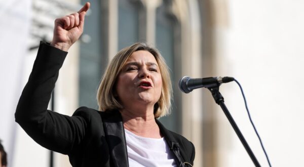 17.02.2024., Zagreb - Pod nazivom"Dosta je! Odmah na izbore" danas se na Markovom trgu  odrzao prosvjed koji organizira 11 parlamentarnih stranaka lijevo-liberalne oporbe, a koji ce zatraziti zaustavljanje korupcije, kriminala, pljacke i HDZ-ove uzurpacije vlasti te trenutacno raspisivanje izbora. Photo: Luka Stanzl/PIXSELL