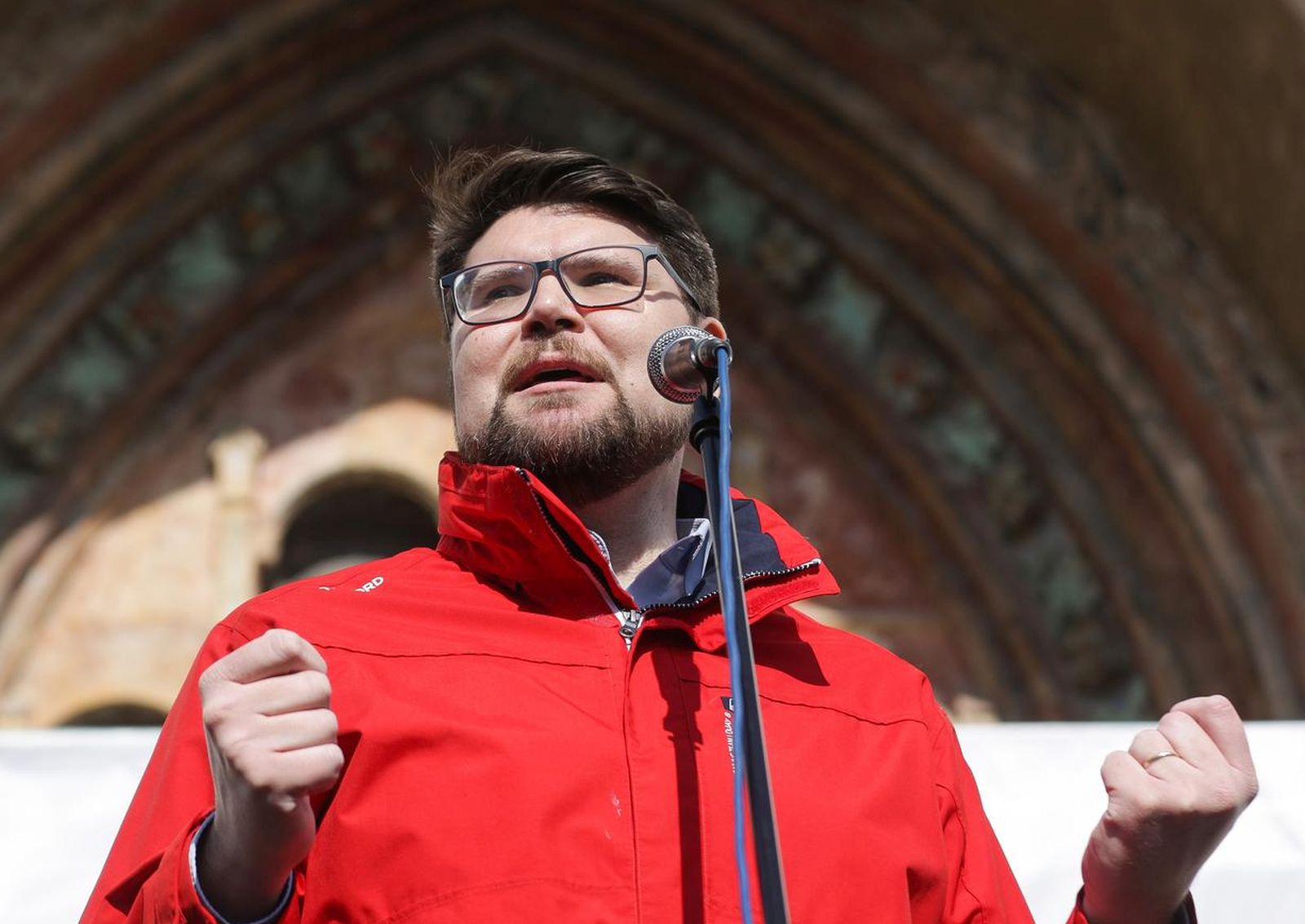 17.02.2024., Zagreb - Pod nazivom"Dosta je! Odmah na izbore" danas se na Markovom trgu  odrzao prosvjed koji organizira 11 parlamentarnih stranaka lijevo-liberalne oporbe, a koji ce zatraziti zaustavljanje korupcije, kriminala, pljacke i HDZ-ove uzurpacije vlasti te trenutacno raspisivanje izbora. Photo: Luka Stanzl/PIXSELL