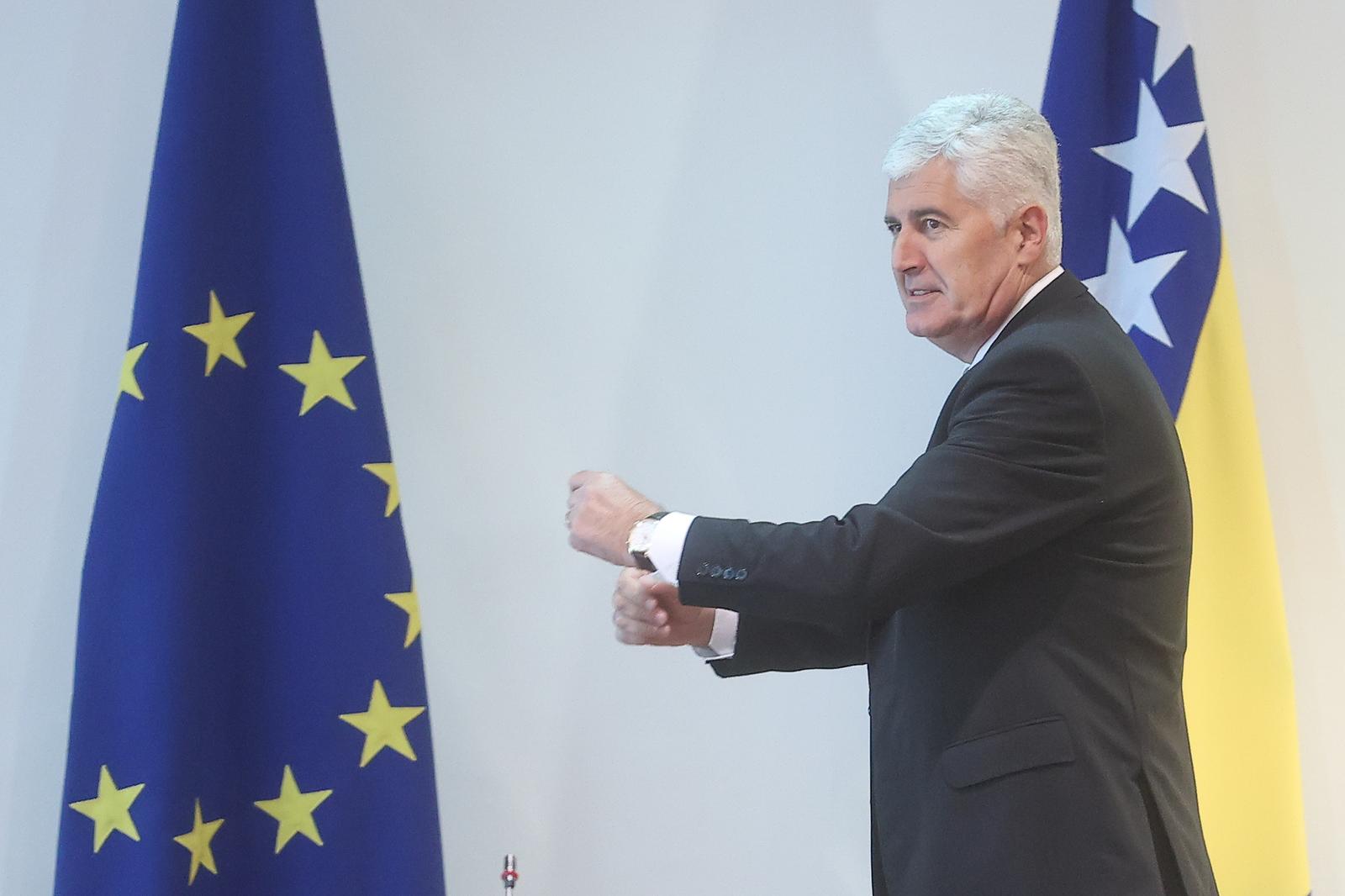 17.05.2023., Sarajevo, Bosna i Hercegovina - Politicki forum na visokoj razini o EU integracijama Bosne i Hercegovine odrzava se u Sarajevu. Forumu kao suorganizatori prisustvuje predsjedateljica Vijeca ministara BiH Borjana KriSto i europski komesar za prosirenje Oliver Varhelyi.

  Photo: Armin Durgut/PIXSELL
