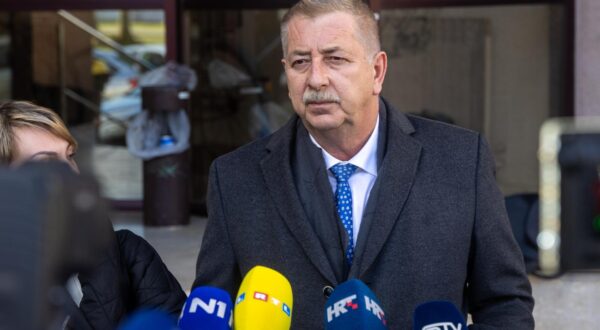 18.01.2024., Osijek - Saslusanje Zvonka Bedea i drugih nakon kojeg su stavljenii u pritvor. Izjave odvjetnika nakon saslusanja. Photo: Borna Jaksic/PIXSELL