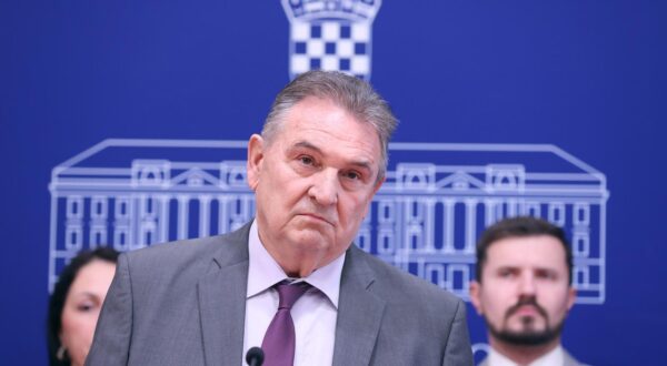 20.02.2024., Zagreb - Na konferenciji za medije Kluba zastupnika Fokusa i Reformista i Kluba zastupnika IDS-a odrzanoj u Saboru o temi „Zahtjev oporbe za raspustanjem Sabora“ govorili su Dario Zurovec, Emil Daus, Natalija Martincevic, Katarina Nemet, Davor Nadji i Radimir Cacic.
 Photo: Patrik Macek/PIXSELL
