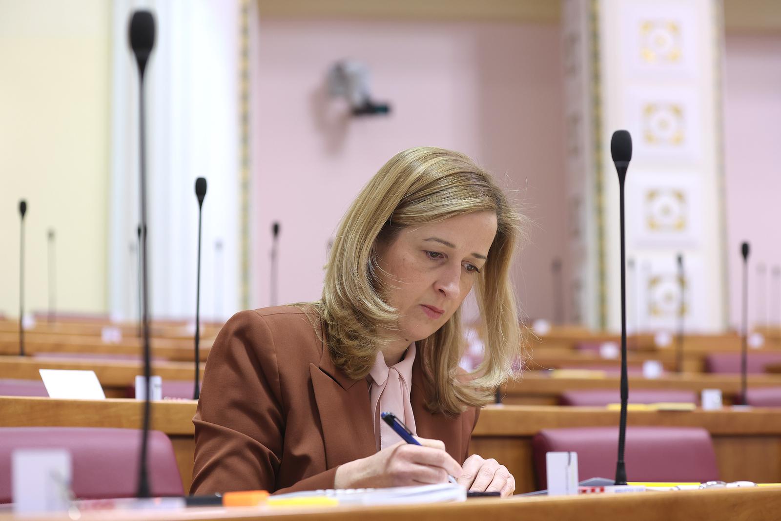 21.02.2024., Zagreb - Nakon slobodnih govora zastupnika Sabor 21. sjednicu nastavlja raspravom o izmjenama Zakona o zabrani nepostenih trgovackih praksi u lancu opskrbe hranom. Mirela Ahmetovic  Photo: Patrik Macek/PIXSELL