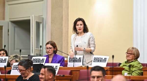 21.02.2024. Zagreb - U poslijepodnevnim satima nastavljena je saborska rasprava o oporbenom prijedlogu da se Hrvatski sabor raspusti i raspisu izbori za novi saziv. Photo: Neva Zganec/PIXSELL