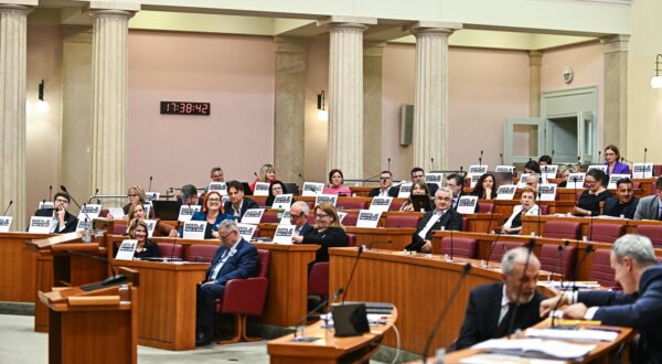 21.02.2024. Zagreb - U poslijepodnevnim satima nastavljena je saborska rasprava o oporbenom prijedlogu da se Hrvatski sabor raspusti i raspisu izbori za novi saziv. Photo: Neva Zganec/PIXSELL