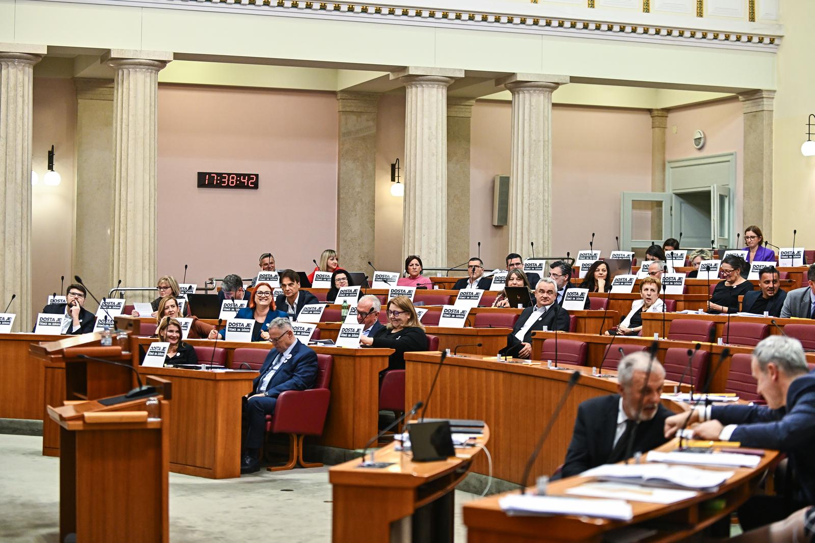 21.02.2024. Zagreb - U poslijepodnevnim satima nastavljena je saborska rasprava o oporbenom prijedlogu da se Hrvatski sabor raspusti i raspisu izbori za novi saziv. Photo: Neva Zganec/PIXSELL