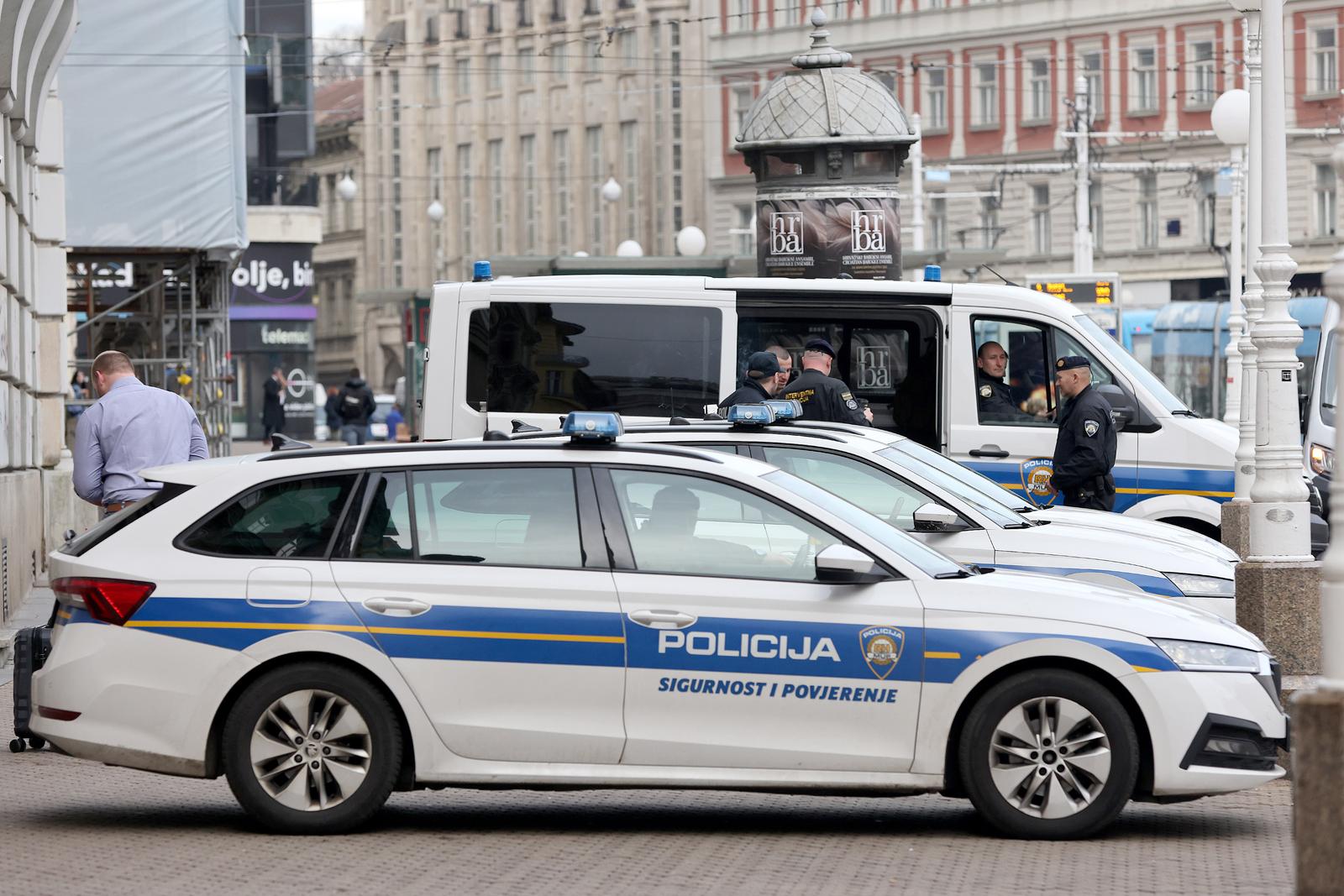 22.02.2024., Zagreb - Zbog danasnje nogometne utakmice Dinama i Betisa policija je od jutra pojacala sigurnosne mjere i nadzor u centru grada.
 Photo: Patrik Macek/PIXSELL