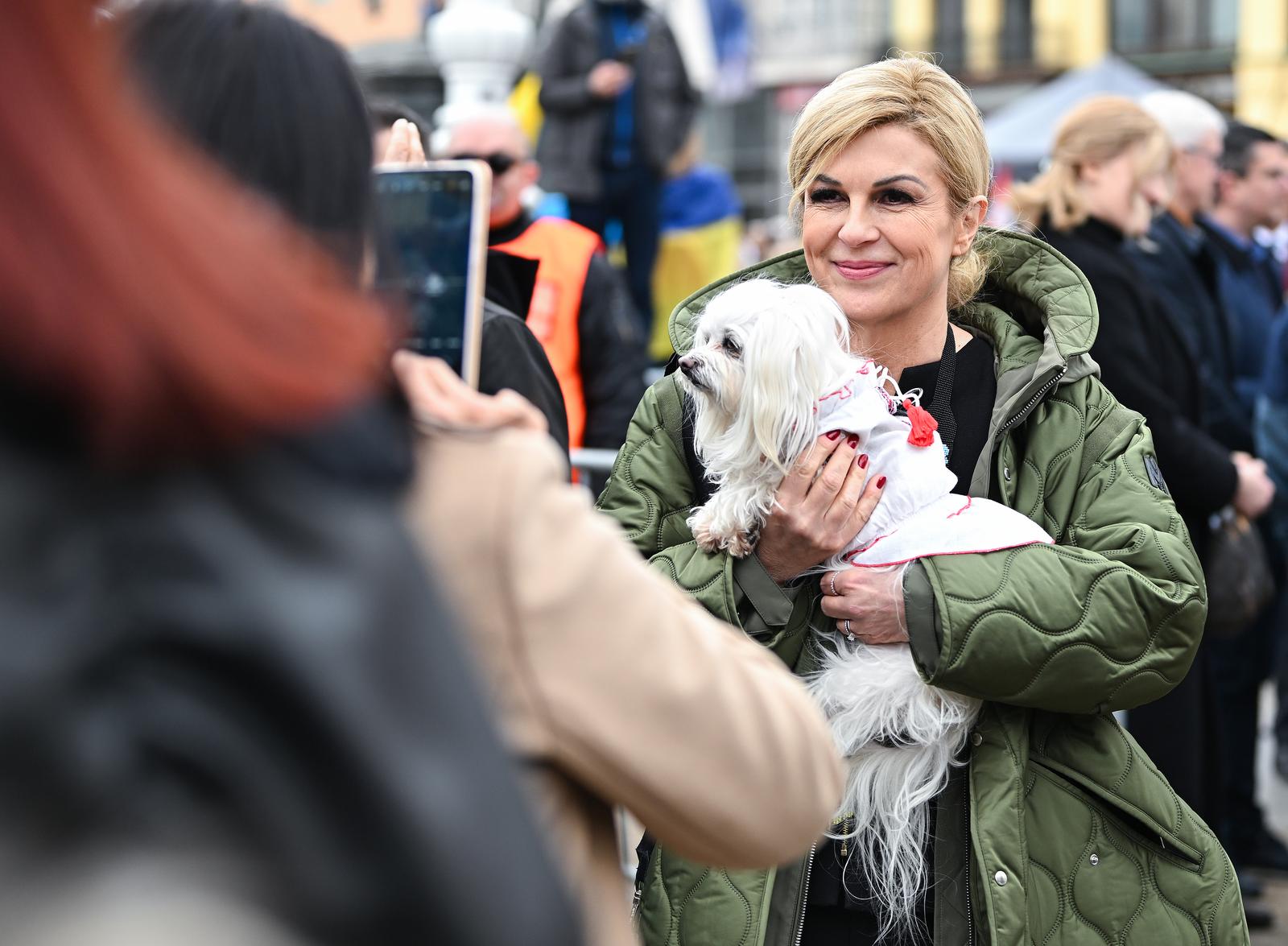 24.2.2024., Zagreb - Bivsa predsjednica Kolinda Grabar Kitarovic na trgu se fotografirala s prolaznicima. Photo: Neva Zganec/PIXSELL