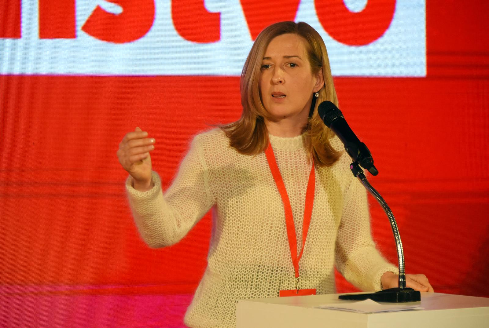 25.01.2024., Pula: Pod nazivom Borba za dostojanstvo, SDP je odrzao predizborni skup u Puli. U prepunoj dvorani Zajednice Talijana, govorili su Igor Belas, Sanja Radolovic, Vili Bassanese, Boris Lalovac; Mirela Ahmetovic i Pedja Grbin. Photo: Sasa Miljevic/PIXSELL