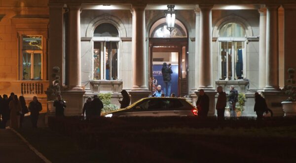 24, December, 2023, Belgrade -  Numerous police vehicles were deployed in front of the Belgrade City Assembly, and the police began to investigate after the "Serbia Against Violence" coalition protest was disbanded. Photo: Antonio Ahel/ATAImages

24, decembar, 2023, Beograd - Ispred Skupstine grada Beograda rasporedjena su brojna policijska vozila i policija je pocela da vrsi uvidjaj nakon rasturanja protesta koalicije "Srbija protiv nasilja". Photo: Antonio Ahel/ATAImages Photo: Antonio Ahel/PIXSELL