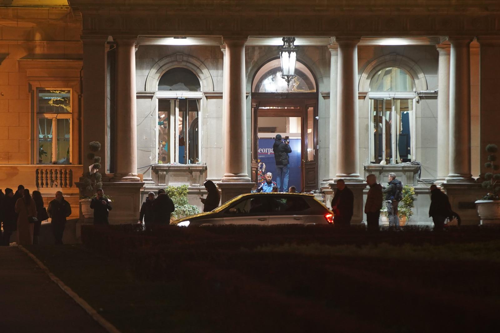 24, December, 2023, Belgrade -  Numerous police vehicles were deployed in front of the Belgrade City Assembly, and the police began to investigate after the "Serbia Against Violence" coalition protest was disbanded. Photo: Antonio Ahel/ATAImages

24, decembar, 2023, Beograd - Ispred Skupstine grada Beograda rasporedjena su brojna policijska vozila i policija je pocela da vrsi uvidjaj nakon rasturanja protesta koalicije "Srbija protiv nasilja". Photo: Antonio Ahel/ATAImages Photo: Antonio Ahel/PIXSELL
