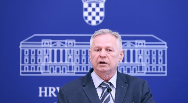 26.02.2024., Zagreb - Na konferenciji za medije Kluba zastupnika Socijaldemokrati odrzanoj u Saboru o temi: "Tko zapravo politizira sindikate?" govorili su zastupnik Davorko Vidovic i clan Aktiva Socijaldemokrata Vilim Ribic.
 Photo: Patrik Macek/PIXSELL