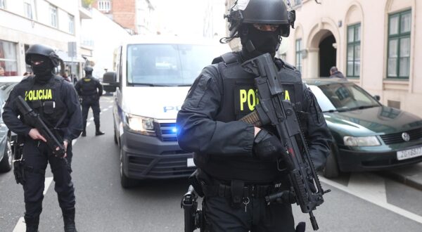 26.02.2024., Zupanijski sud, Zrinjevac, Zagreb - Odlazak Petra Cosica i ostalih na sudjenje na Zupanijskom sudu uz velike mjere osiguranja. Photo: Goran Stanzl/PIXSELL