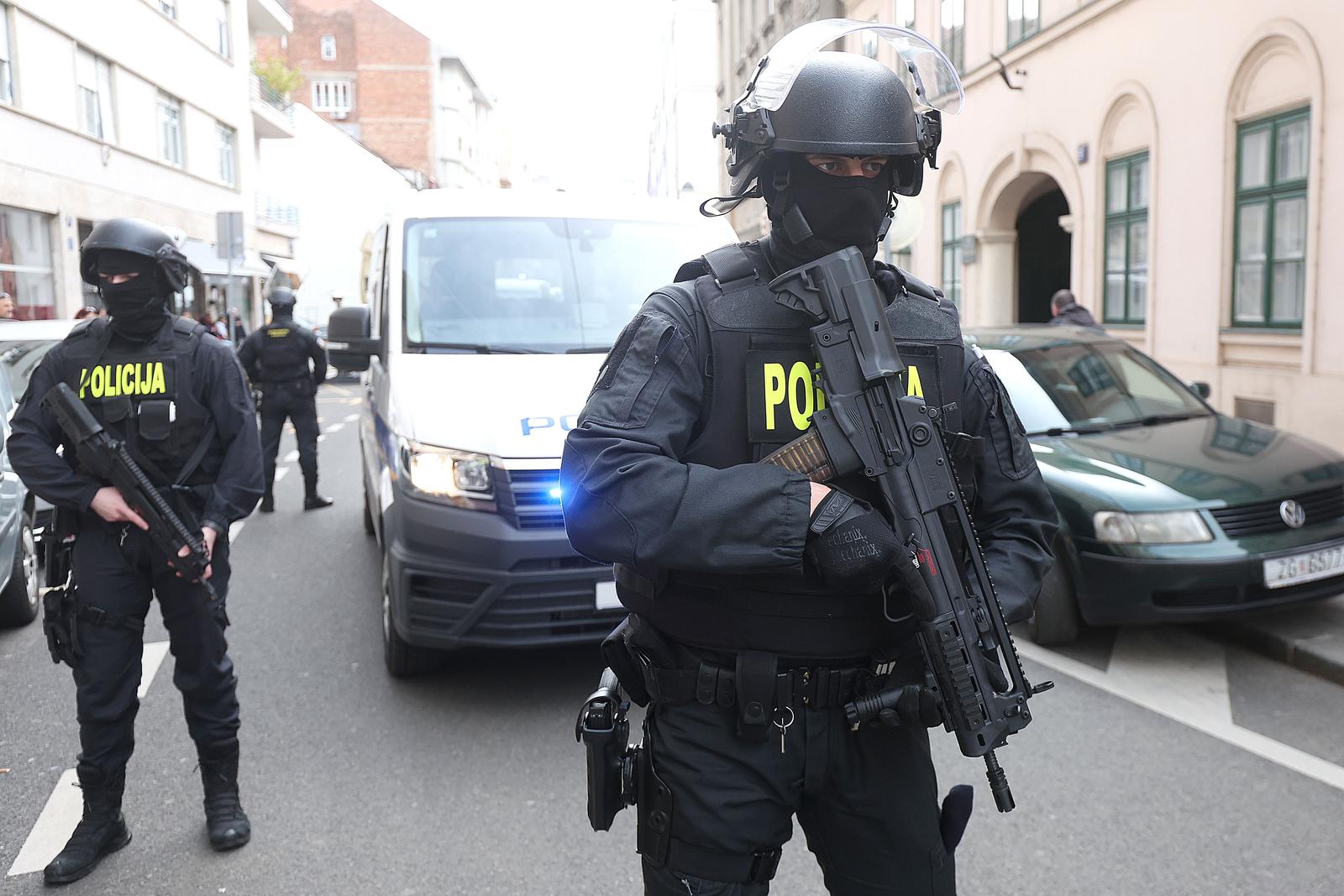 26.02.2024., Zupanijski sud, Zrinjevac, Zagreb - Odlazak Petra Cosica i ostalih na sudjenje na Zupanijskom sudu uz velike mjere osiguranja. Photo: Goran Stanzl/PIXSELL