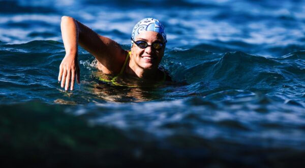 26.05.2020., Split - Dina Levacic, hrvatska daljinska plivacica i prva Hrvatica koja je preplivala La Manche. Dina je preplivala cetiri od velikih sedam plivackih maratona poznatih kao Oceanovih sedam.rPhoto: Milan Sabic/PIXSELL