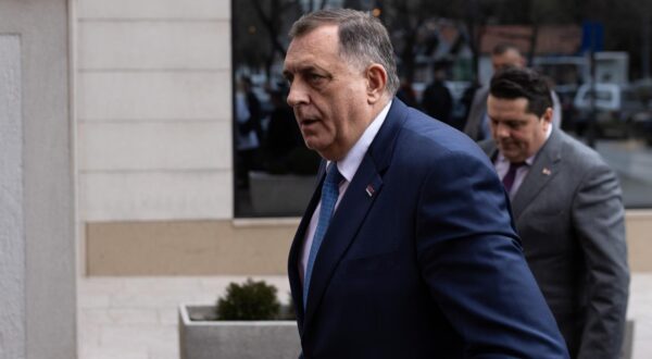 27.02.2024, Mostar - U Domu HDZ-a BiH zapoceo sastanak predstavnika politickih stranaka koalicije na razini BiH. Na sastanku će se pokušati pronaći rješenja za preostale zakone, kako bi Europska unija otvorila pregovore s Bosnom i Hercegovinom. Potrebno je da se usvoje zakon o sudovima, zakon o sukobu interesa te izmjene Izbornog zakona BiH. Photo: Denis Kapetanovic/PIXSELL