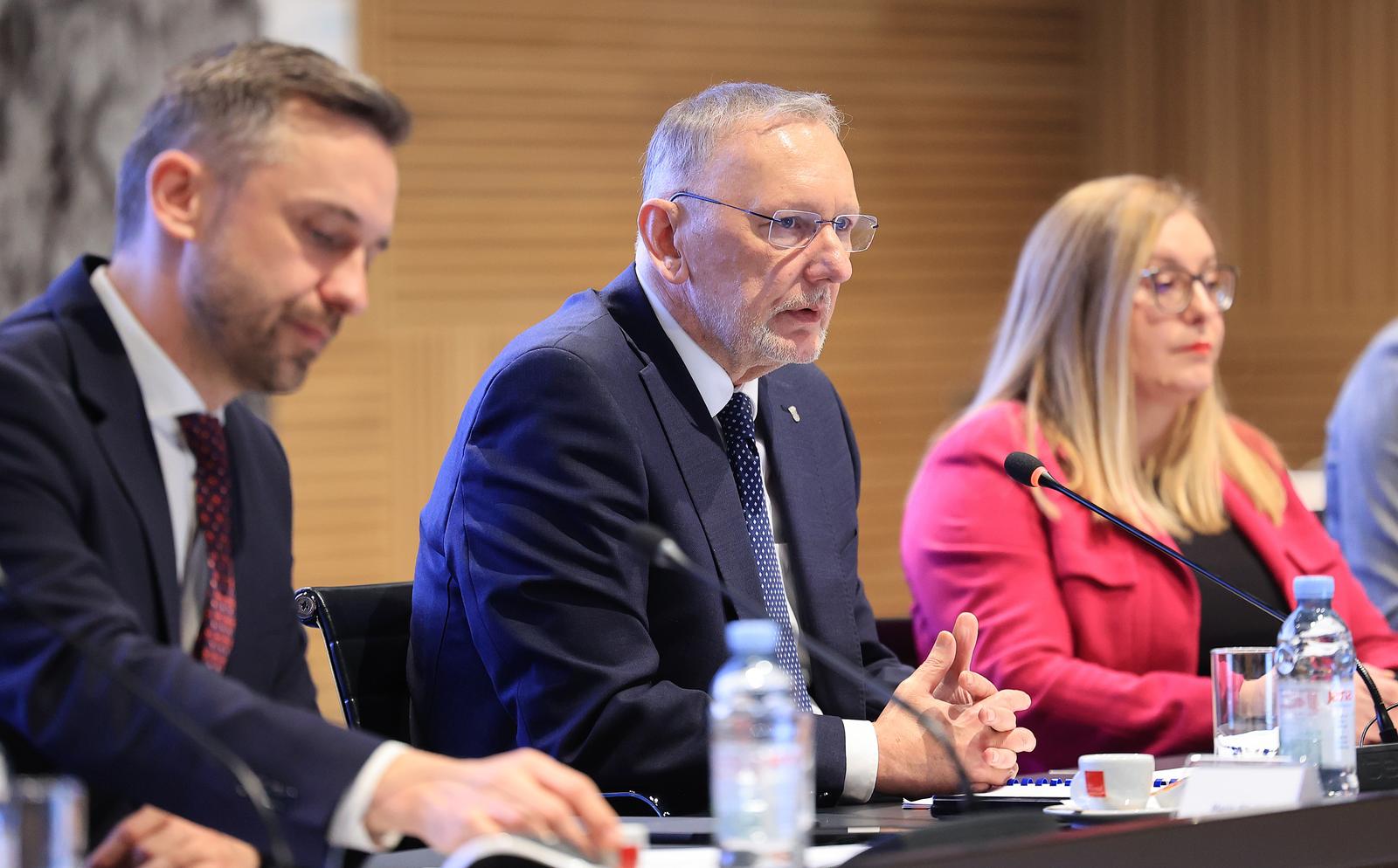 28.02.2024., Nacionalna i sveucilisna knjiznica, Zagreb - Prezentacija izmjena Zakona o strancima. Izlaganje su odrzali potpredsjednik Vlade i ministar unutarnjih poslova dr.sc. Davor Bozinovic te ministar rada, mirovinskog sustava, obitelji i socijalne politike Marin Piletic, uz nazocnost predstavnika institucija koje su sudjelovale u radu na izmjenama predmetnog zakona. Photo: Marko Prpic/PIXSELL