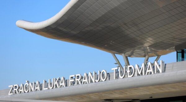 28.03.2017., Zagreb - Novi putnicki terminal medjunarodne zracne luke Franjo Tudjman docekao je svoje prve putnike. Najveci zrakoplov kompanije Air Serbia, Airbus A330, sletio je u Medjunarodnu zracnu luku Franjo Tudjman. Photo: Borna Filic/PIXSELL