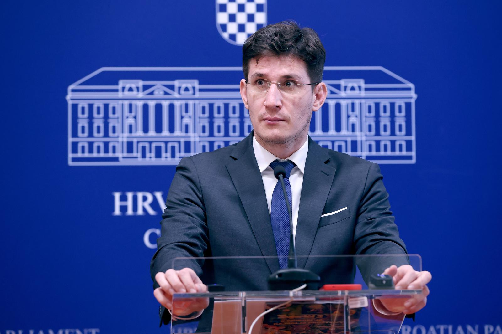 30.01.2024., Zagreb - Na konferenciji za medije Kluba zastupnika Mosta odrzanoj u Saboru o temi „"Vladajuci guraju Zigmana pod svaku cijenu, iako mu Odbor za financije nije dao zeleno svjetlo" govorio je Zvonimir Troskot.
 Photo: Patrik Macek/PIXSELL