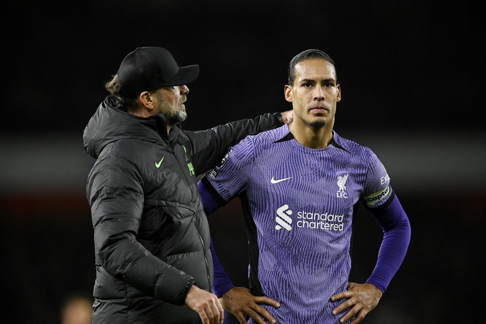 Soccer Football - Premier League - Arsenal v Liverpool - Emirates Stadium, London, Britain - February 4, 2024 Liverpool manager Juergen Klopp and Virgil van Dijk look dejected after the match REUTERS/Tony Obrien NO USE WITH UNAUTHORIZED AUDIO, VIDEO, DATA, FIXTURE LISTS, CLUB/LEAGUE LOGOS OR 'LIVE' SERVICES. ONLINE IN-MATCH USE LIMITED TO 45 IMAGES, NO VIDEO EMULATION. NO USE IN BETTING, GAMES OR SINGLE CLUB/LEAGUE/PLAYER PUBLICATIONS. Photo: TONY OBRIEN/REUTERS