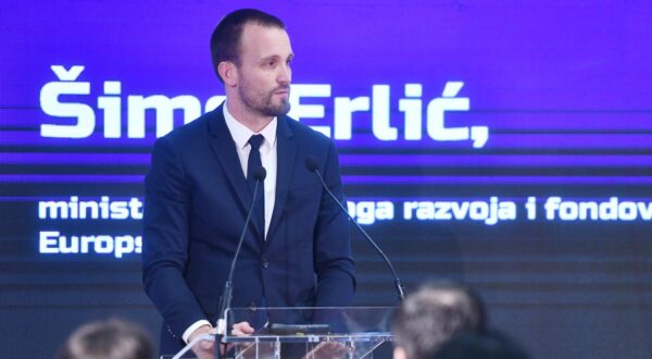26.02.2024., Sibenik - Ministar Sime Erlic, zupan Marko Jelic i gradonacelnik Zeljko Buric sudjelovali su na konferenciji o programima i pozivima iz EU financijske perspektive. Photo: Hrvoje Jelavic/PIXSELL