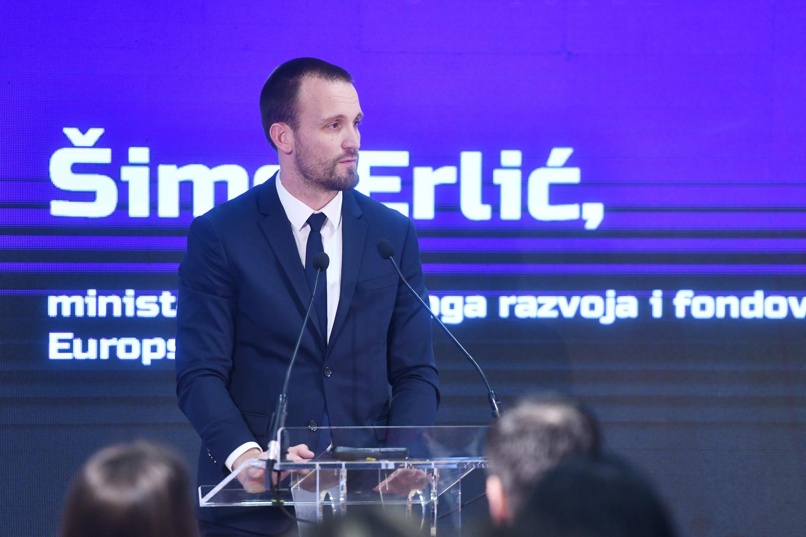 26.02.2024., Sibenik - Ministar Sime Erlic, zupan Marko Jelic i gradonacelnik Zeljko Buric sudjelovali su na konferenciji o programima i pozivima iz EU financijske perspektive. Photo: Hrvoje Jelavic/PIXSELL