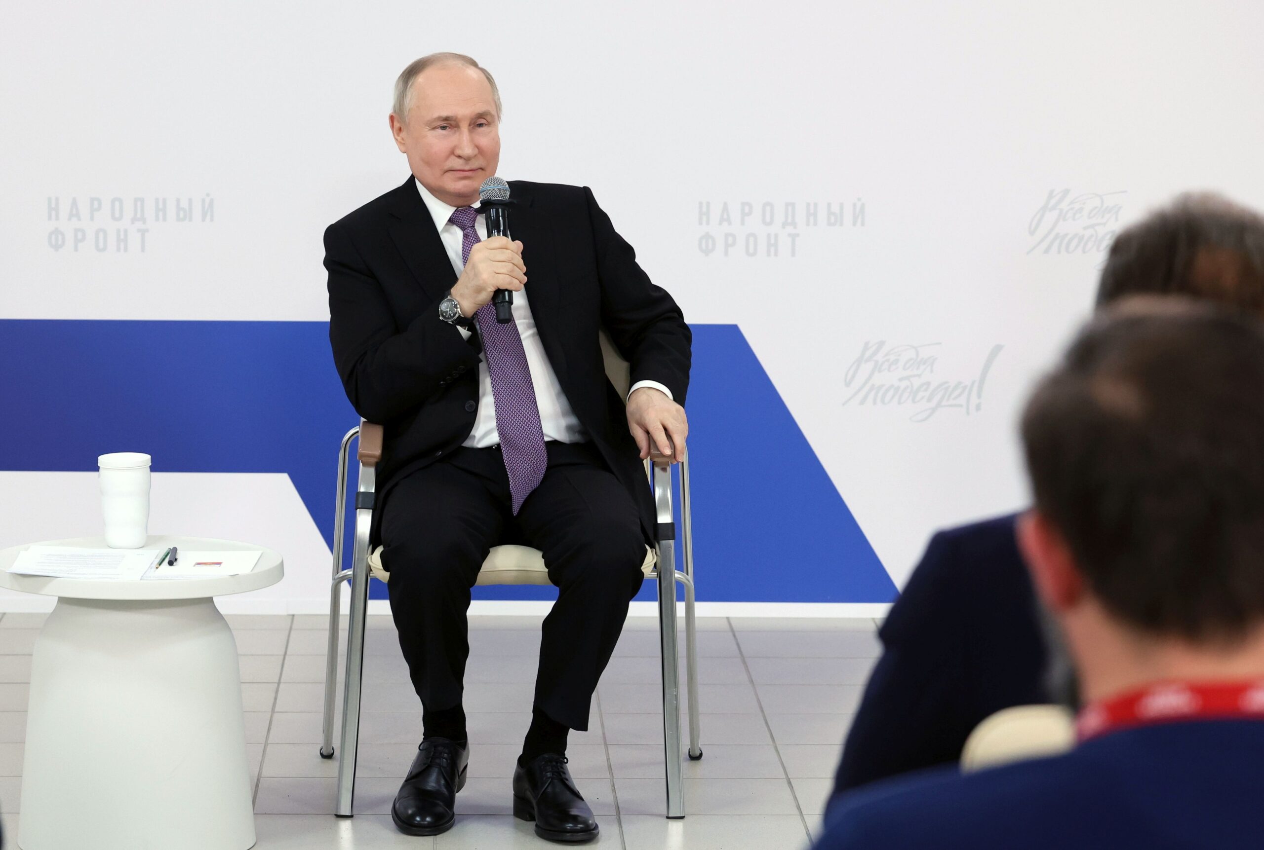 epa11121031 Russian President Vladimir Putin attends a meeting with participants of a forum titled 'All for a Victory!', held by the All-Russian People's Front in Tula, Russia, 02 February 2024.  EPA/ALEXANDER KAZAKOV / SPUTNIK / KREMLIN POOL MANDATORY CREDIT